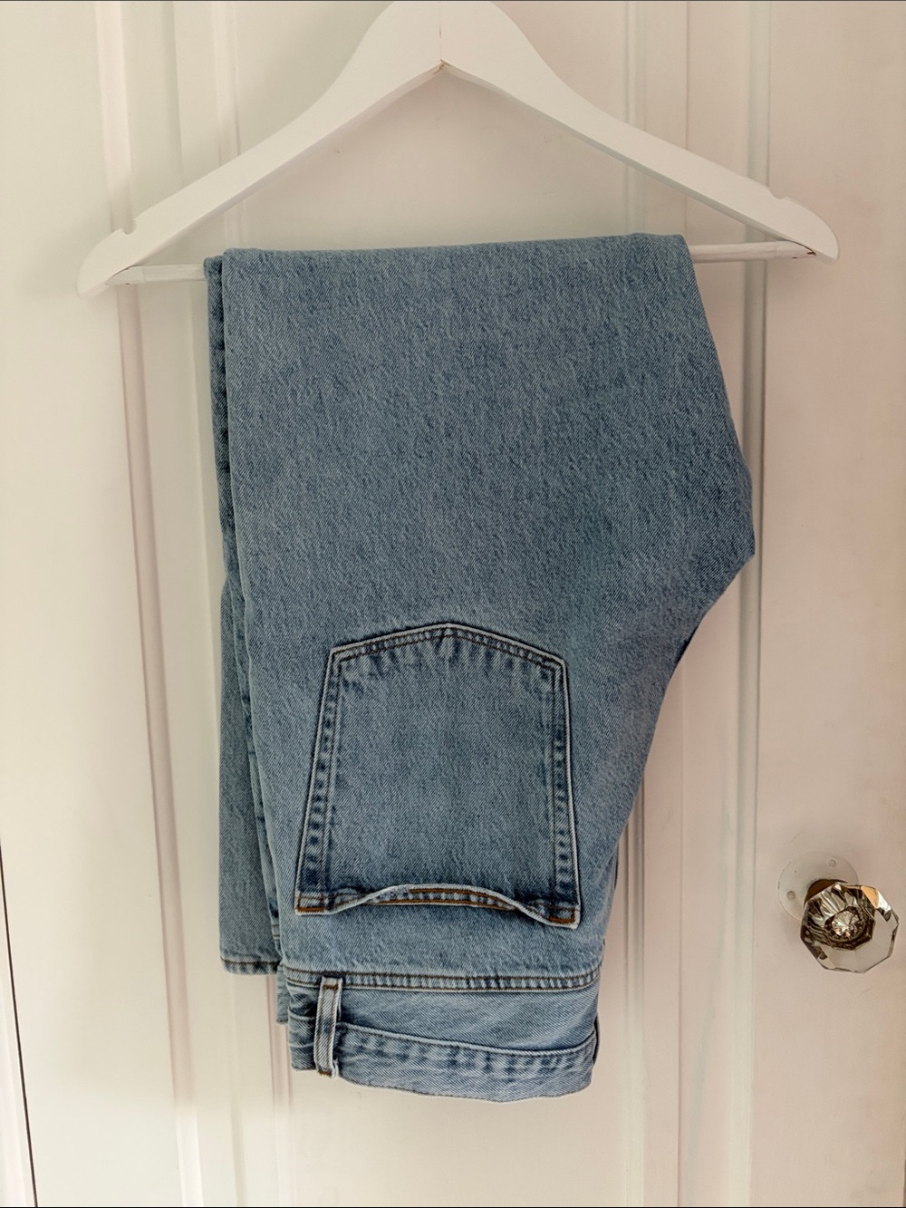 Frame Denim • The Hang Jean in Johanna Wash (Size 29)